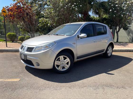 RENAULT SANDERO 1.6 PRIVILÉGE 16V FLEX 4P MANUAL RENAULT SANDERO 1.6 PRIVILÉGE 16V FLEX 4P MANUAL